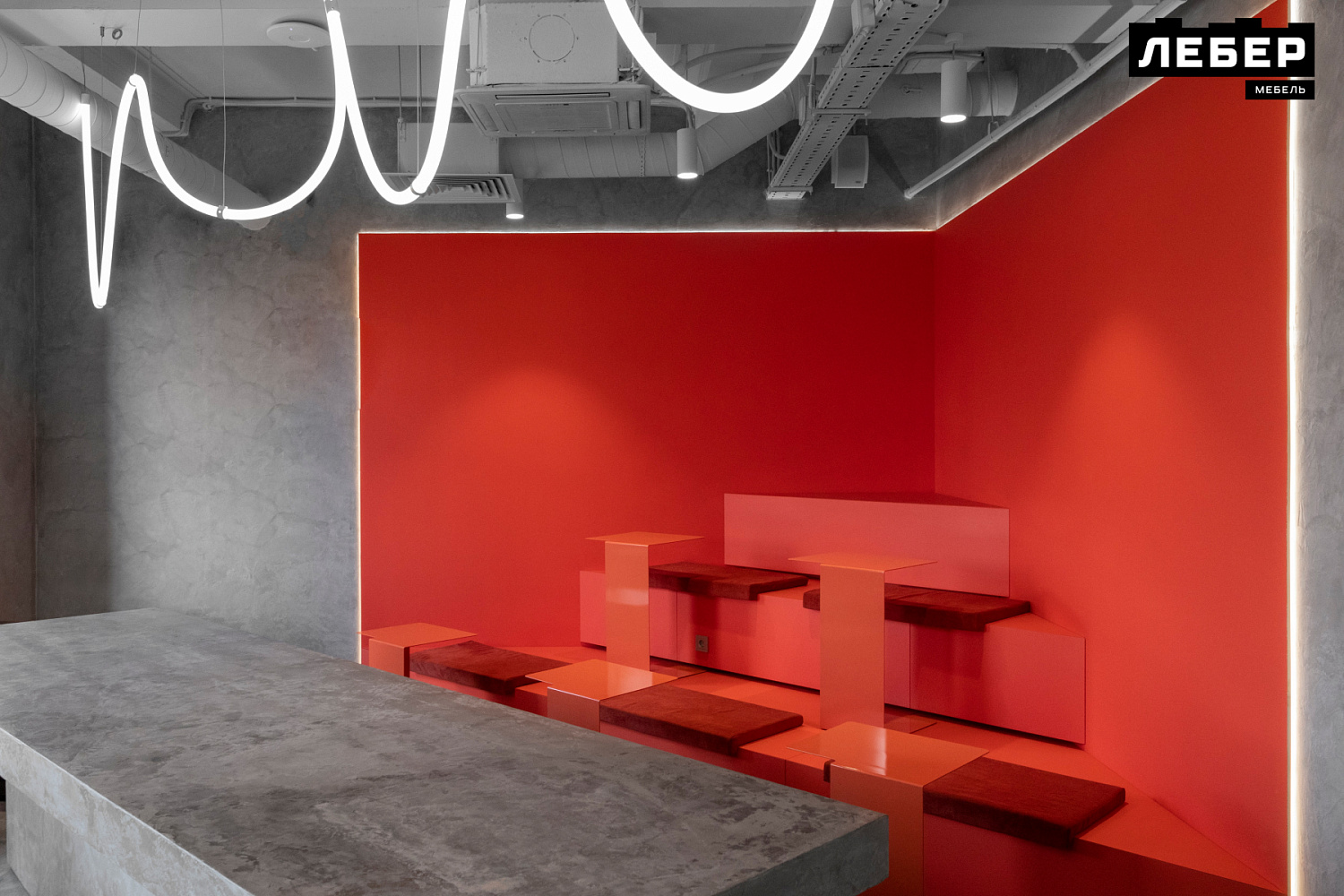 Металлические столы для офиса Росбанка